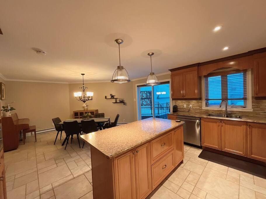 Sweetwater House Apartment ควิเบกซิตี้ ภายนอก รูปภาพ